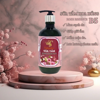 Sữa tắm hoa hồng B5 500ML